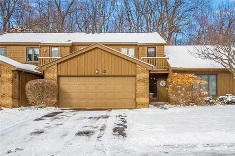 86 Great Wood Cir, Perinton, NY 14450