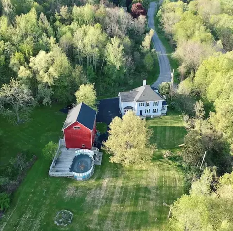 6540 Old Rhine St, Naples, NY 14512