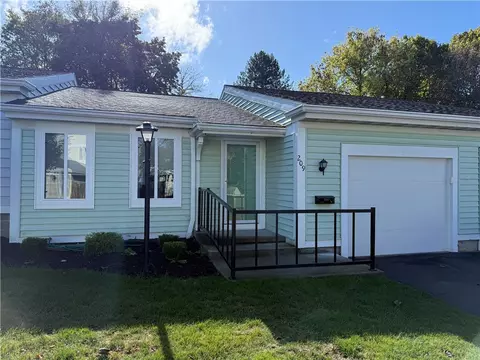 209 Greenway Blvd, Riga, NY 14428