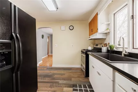 Entry Way - 5881 E Henrietta Rd, Rush, NY 14543 photo 2 of 2