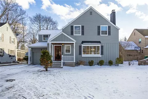 85 Stonybrook Dr, Rochester, NY 14618