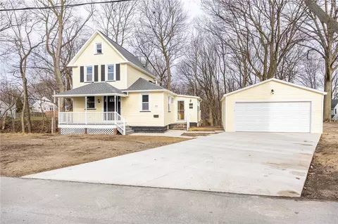 Exterior - 260 Point Pleasant Rd, Irondequoit, NY 14622 photo 9 of 11