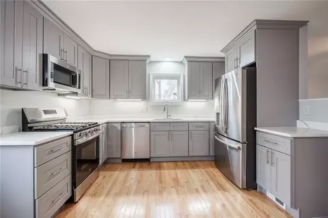 Kitchen - 260 Point Pleasant Rd, Irondequoit, NY 14622 photo 3 of 5
