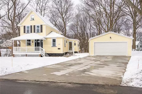 260 Point Pleasant Rd, Irondequoit, NY 14622