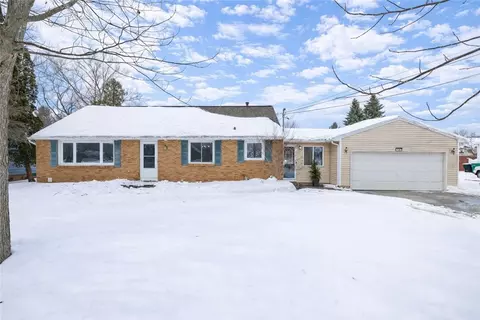 124 Mill Rd, Greece, NY 14626