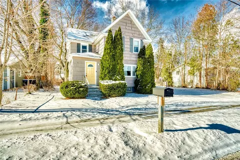 Exterior - 883 Brown Rd, Irondequoit, NY 14622 photo 4 of 9