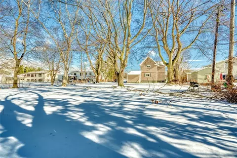 Exterior - 883 Brown Rd, Irondequoit, NY 14622 photo 8 of 9