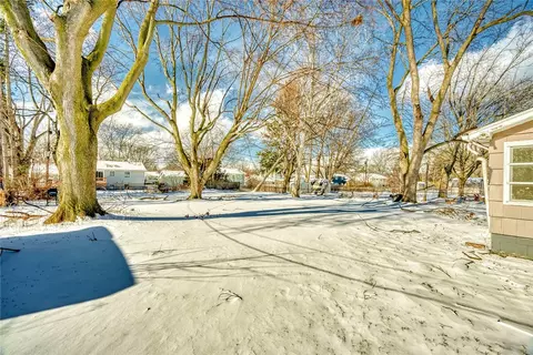 Exterior - 883 Brown Rd, Irondequoit, NY 14622 photo 7 of 9