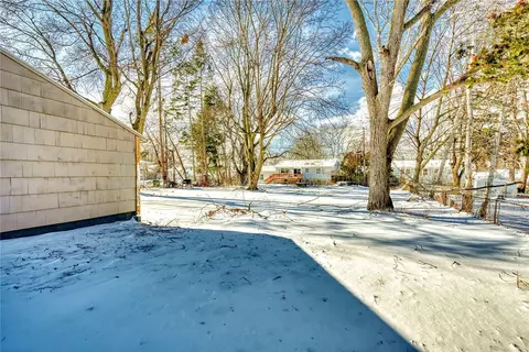 Exterior - 883 Brown Rd, Irondequoit, NY 14622 photo 5 of 9