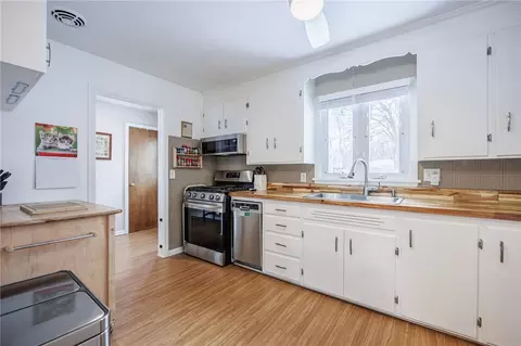 Kitchen - 419 Brookview Dr, Irondequoit, NY 14617 photo 1 of 4
