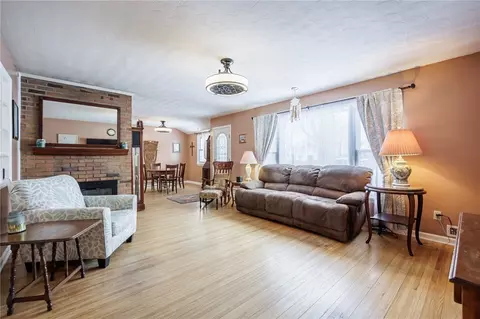 Living - 419 Brookview Dr, Irondequoit, NY 14617 photo 4 of 4