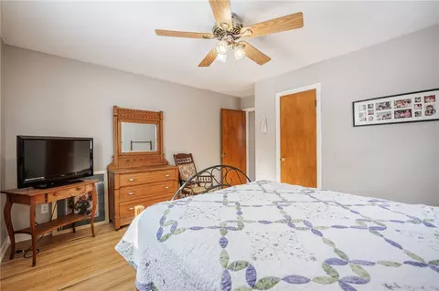 Bedroom - 419 Brookview Dr, Irondequoit, NY 14617 photo 2 of 5