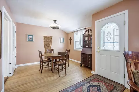 Entry Way - 419 Brookview Dr, Irondequoit, NY 14617 photo 2 of 2
