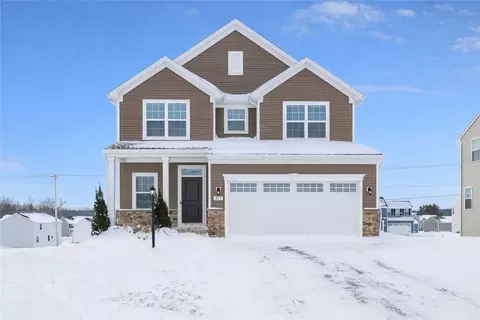 271 Longleaf Ln, Walworth, NY 14568