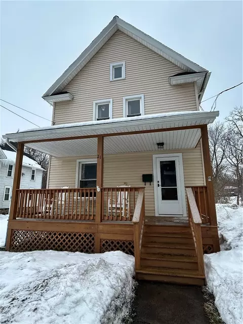 21 Curtiss Ave, Sodus, NY 14551