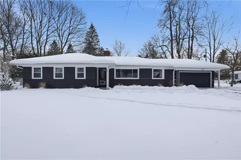 39 Scotch Ln, Irondequoit, NY 14617