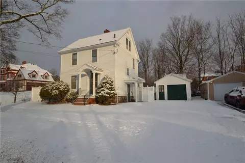 219 E Jackson St, Palmyra, NY 14522