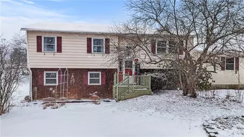 35 Howe Rd, Berkshire, NY 13736