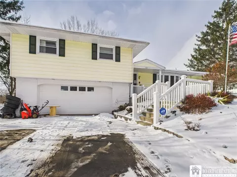 935 Queen St, Olean, NY 14760