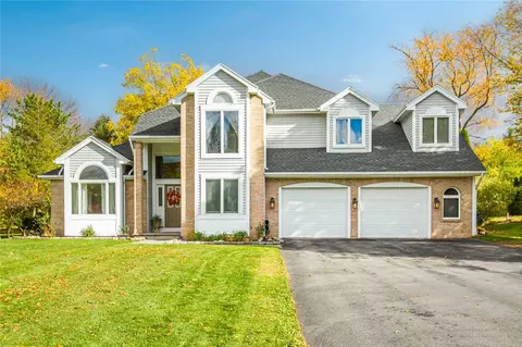 6 Woodfield Dr, Webster, NY 14580