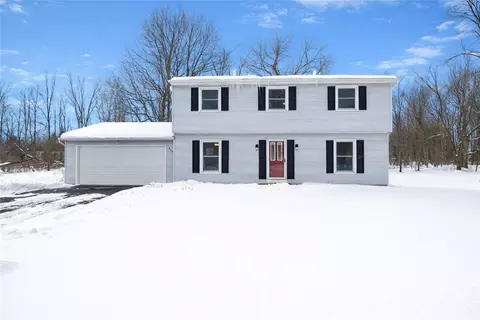 734 Eastwood Cir, Webster, NY 14580