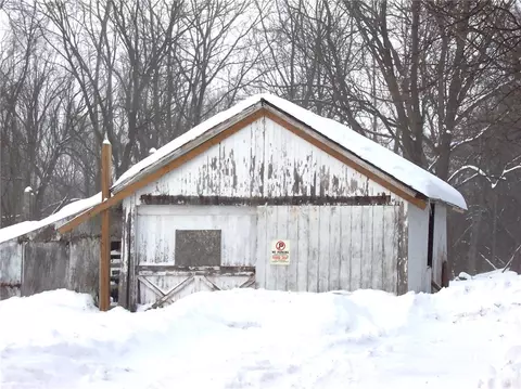 82 State St, Murray, NY 14470 photo 2