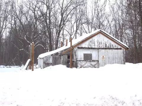 82 State St, Murray, NY 14470 photo 5