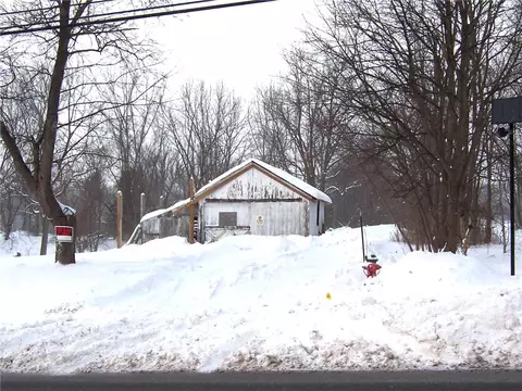 82 State St, Murray, NY 14470 photo 3