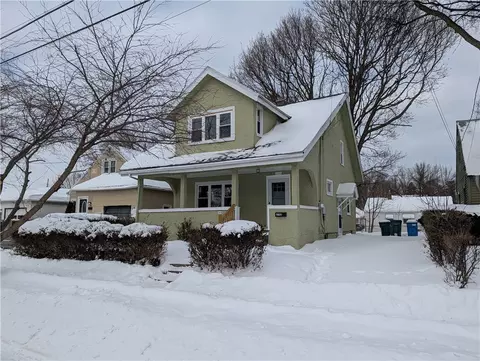 298 Fieldwood Dr, Rochester, NY 14609