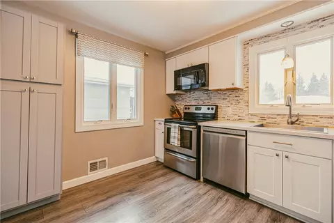 Kitchen - 48 Willowen Dr, Irondequoit, NY 14609 photo 2 of 2