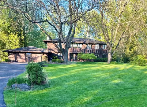 18 Edgewood Dr, Seneca Falls, NY 13148