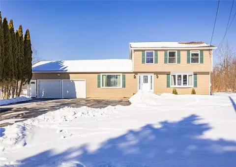 1484 Davis Rd, Chili, NY 14428