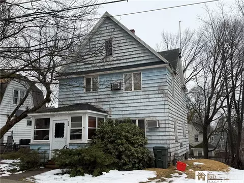 22 Genesee St, Jamestown, NY 14701