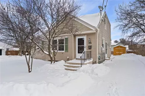 126 Marwood Rd, Greece, NY 14616