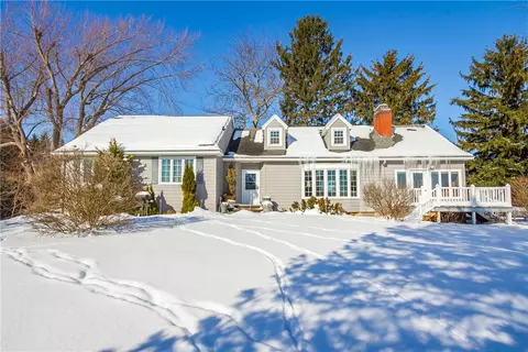 464 Smith Rd, Pittsford, NY 14534