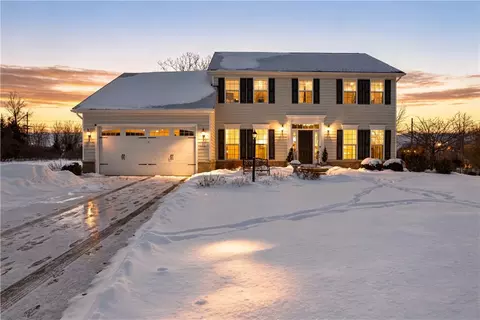 22 Whitley Ct, Pittsford, NY 14534
