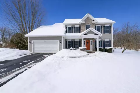 643 Kayloc Cir, Webster, NY 14580