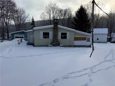 15 Weld St, Naples, NY 14512