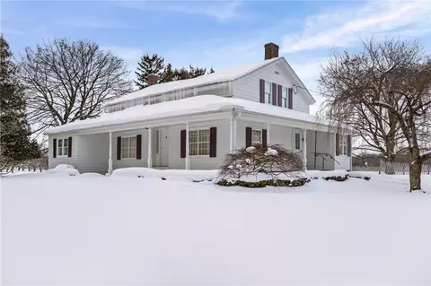 1831 Manitou Rd, Parma, NY 14559