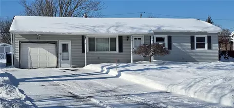 23 Bobbie Dr, Gates, NY 14606