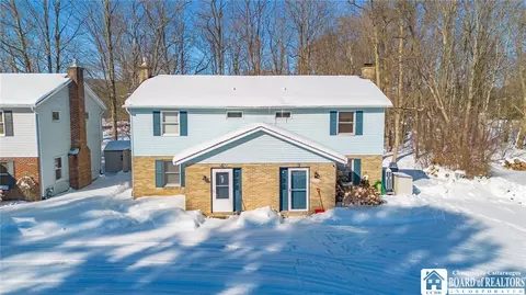 3 Lincoln Dr, Ellicottville, NY 14731