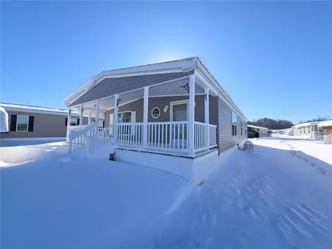 418 Carter Ln, Arcade, NY 14009