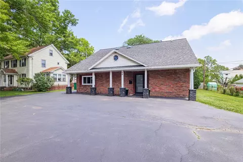Exterior - 70 Cooper Rd, Irondequoit, NY 14617 photo 7 of 8