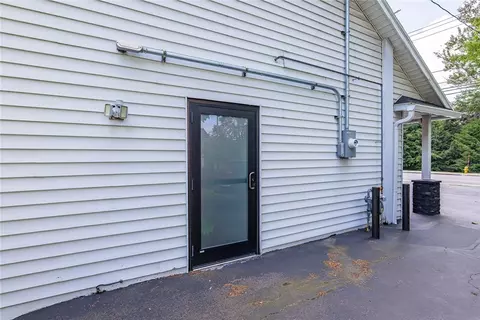 Exterior - 70 Cooper Rd, Irondequoit, NY 14617 photo 5 of 8