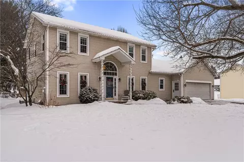 6 Valley View Cir, Victor, NY 14564