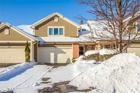 302 Marina View Ln, Webster, NY 14580