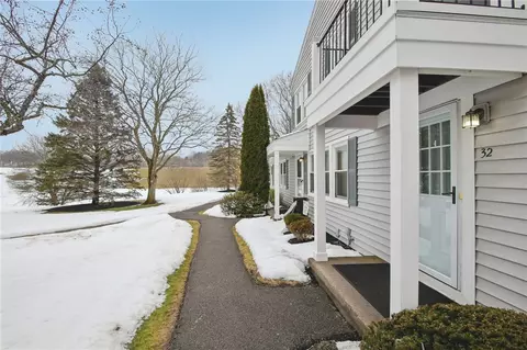 32 Arrowhead N, Perinton, NY 14450