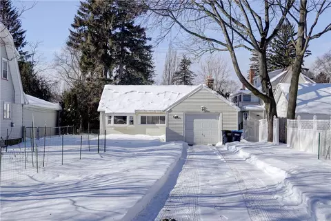 172 Wildmere Rd, Irondequoit, NY 14617