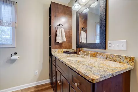Bath - 172 Wildmere Rd, Irondequoit, NY 14617 photo 2 of 2