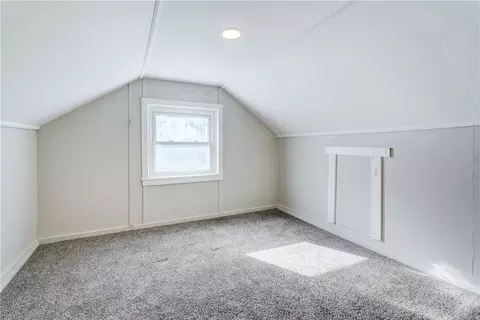 Bedroom - 172 Wildmere Rd, Irondequoit, NY 14617 photo 5 of 6